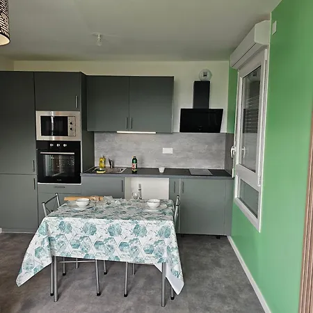 Grand 2 Pieces En * Jouy-le-Moutier