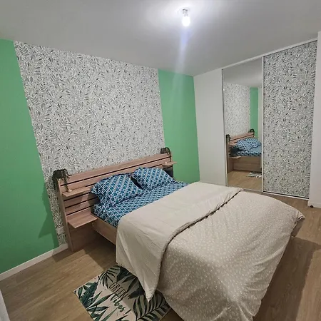 Daire Grand 2 Pieces En Jouy-le-Moutier