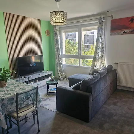 Grand 2 Pieces En Jouy-le-Moutier